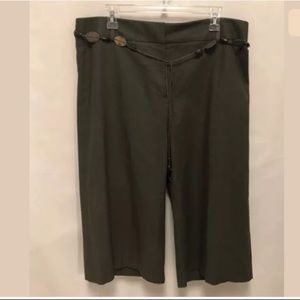 Lane Bryant Gaucho / Capri Pants - 54% Linen